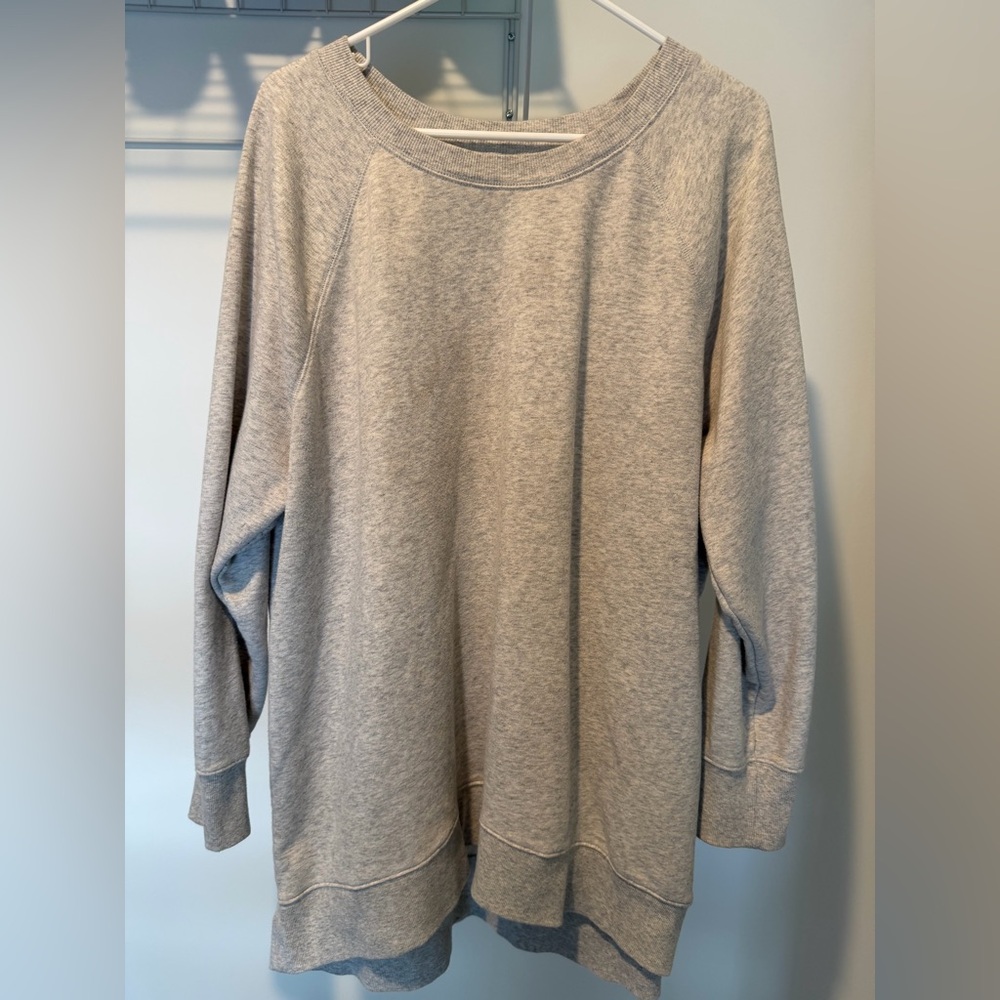 Women’s tunic crew neck sweatshirt